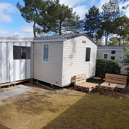 Camping Du Bois Dormant Сен-Жан-де-Мон Екстериор снимка